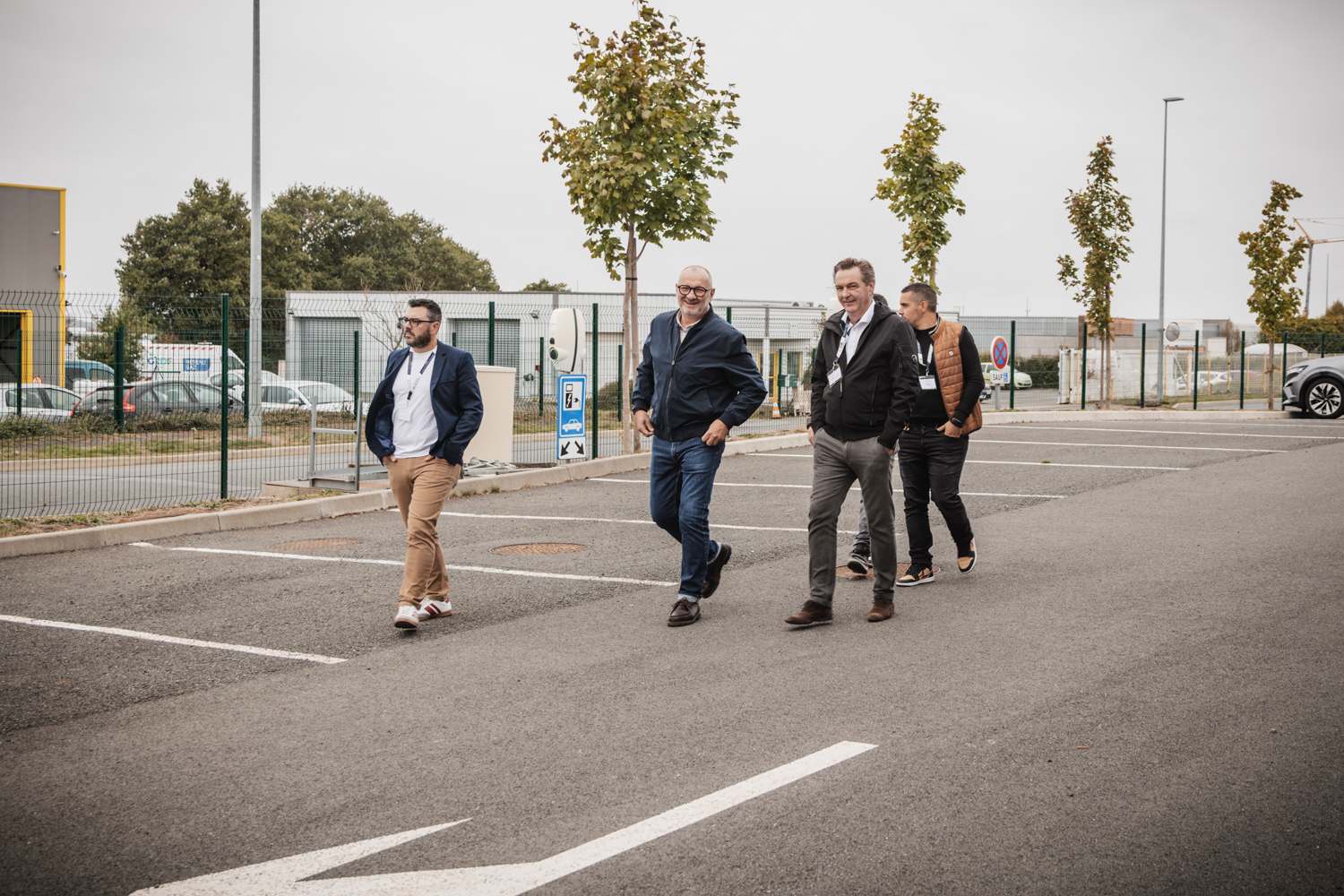Arrivée des clients et fournisseurs aux portes ouvertes ISOSTA